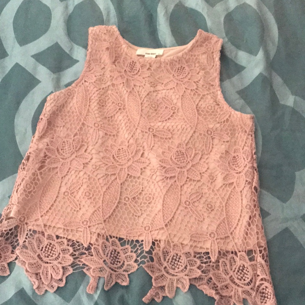 Semi crop top.
